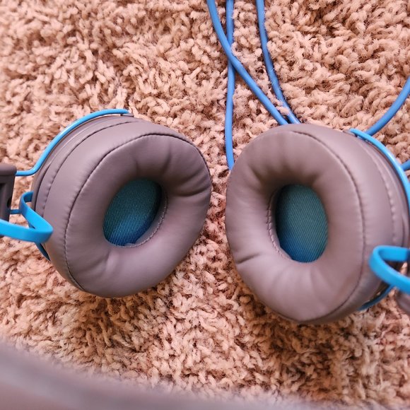 JLAB Wireless Bluetooth Headphones - Picture 4 of 5